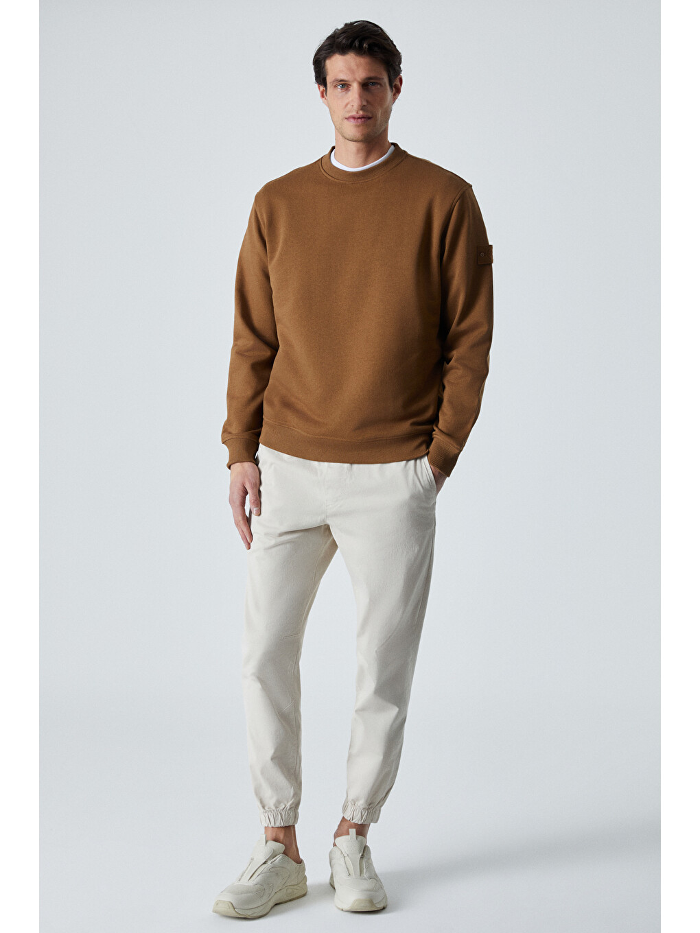 Ollıe Erkek Bisiklet Yaka Regular Uzun Kollu Nakış Detaylı Koyu Kahverengi Sweatshirt-1