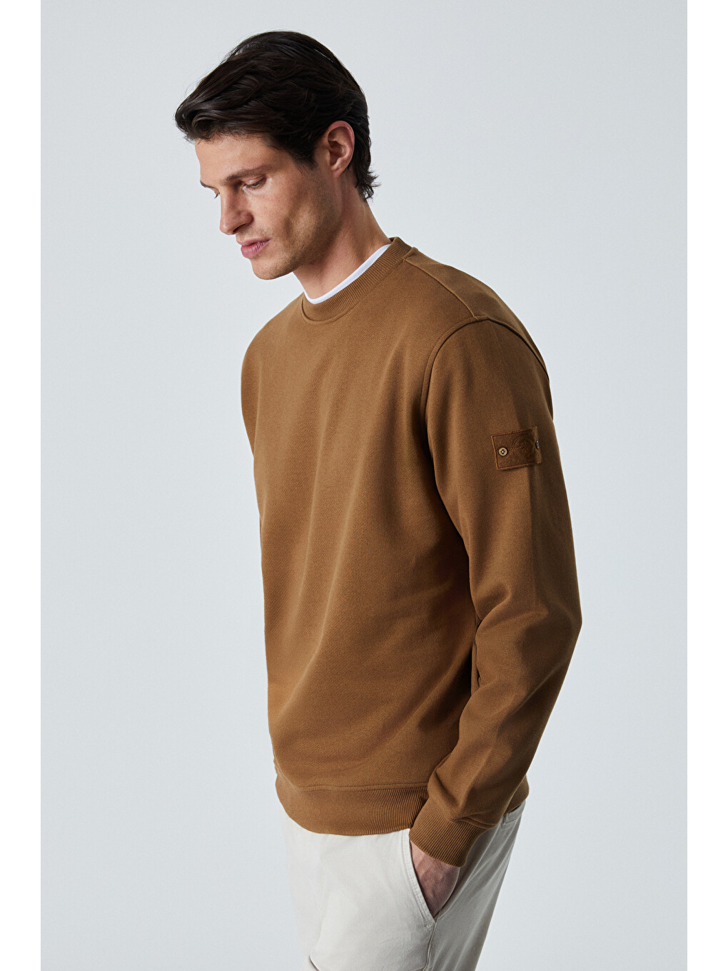 Ollıe Erkek Bisiklet Yaka Regular Uzun Kollu Nakış Detaylı Koyu Kahverengi Sweatshirt-2