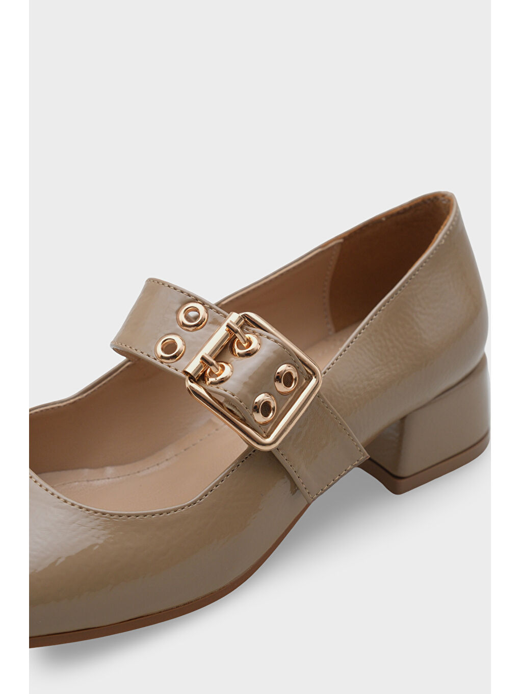 Bej Keri Küt Burunlu Kısa Topuklu Bantlı Kadın Ayakkabı-4