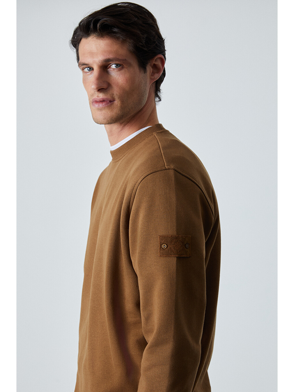 Ollıe Erkek Bisiklet Yaka Regular Uzun Kollu Nakış Detaylı Koyu Kahverengi Sweatshirt-3
