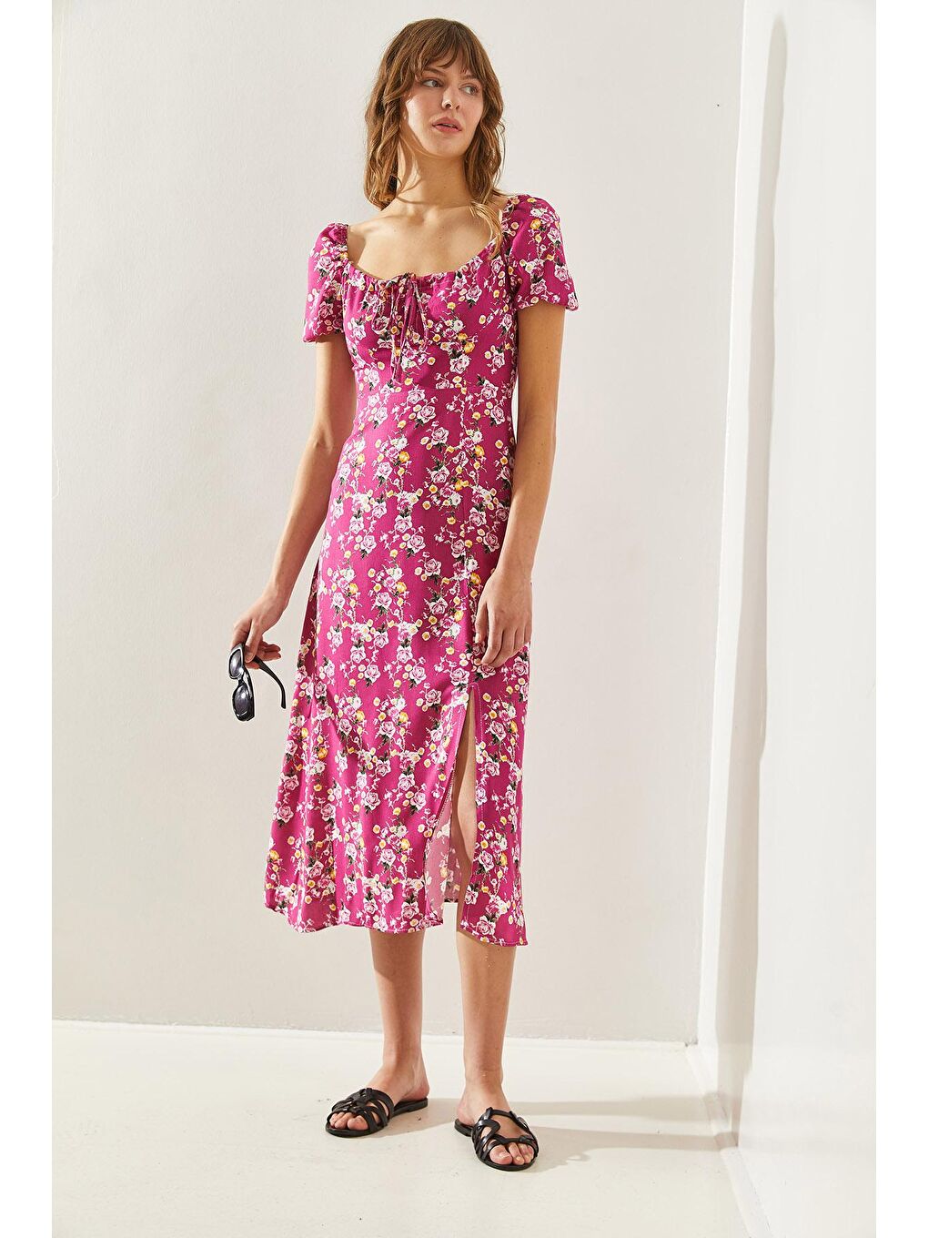 Fuşya Kadın Yaka Bağlama Detaylı Yırtmaçlı Çiçek Desenli Elbise-2