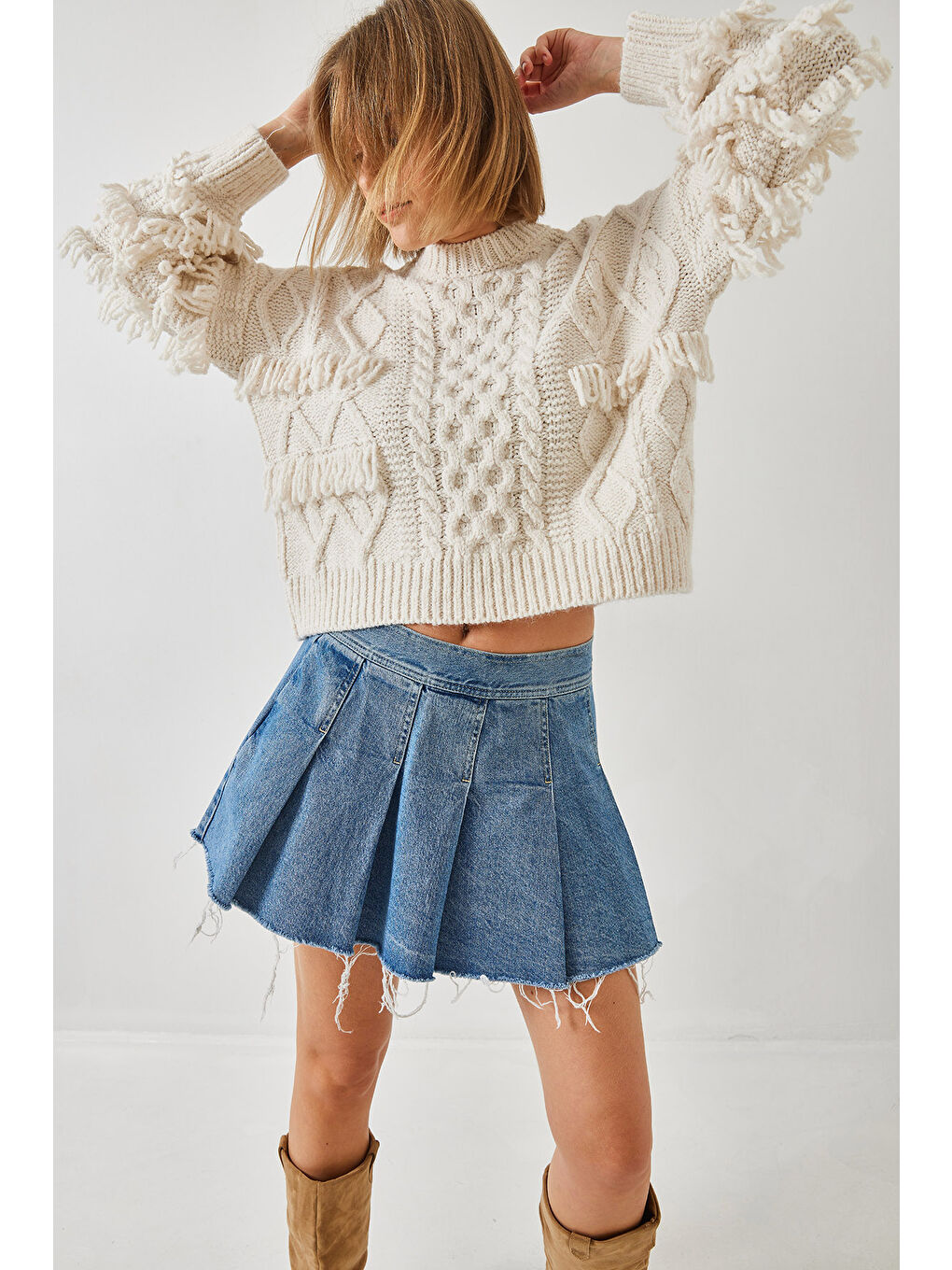 Ekru Kadın Saç Örgülü Saçaklı Triko Kazak