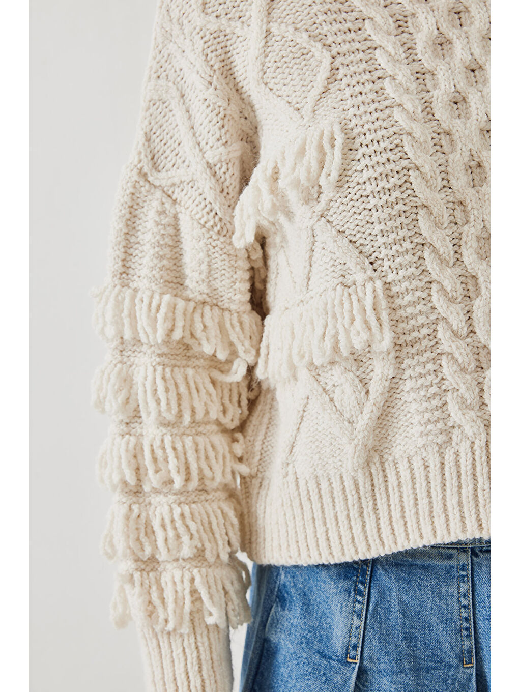 Ekru Kadın Saç Örgülü Saçaklı Triko Kazak-4