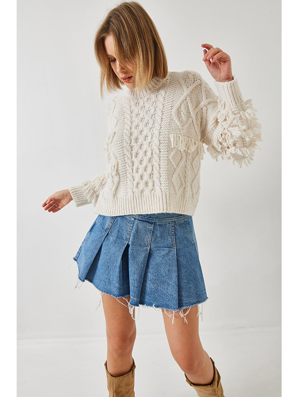 Ekru Kadın Saç Örgülü Saçaklı Triko Kazak-6