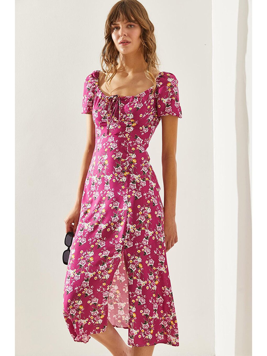 Fuşya Kadın Yaka Bağlama Detaylı Yırtmaçlı Çiçek Desenli Elbise-6
