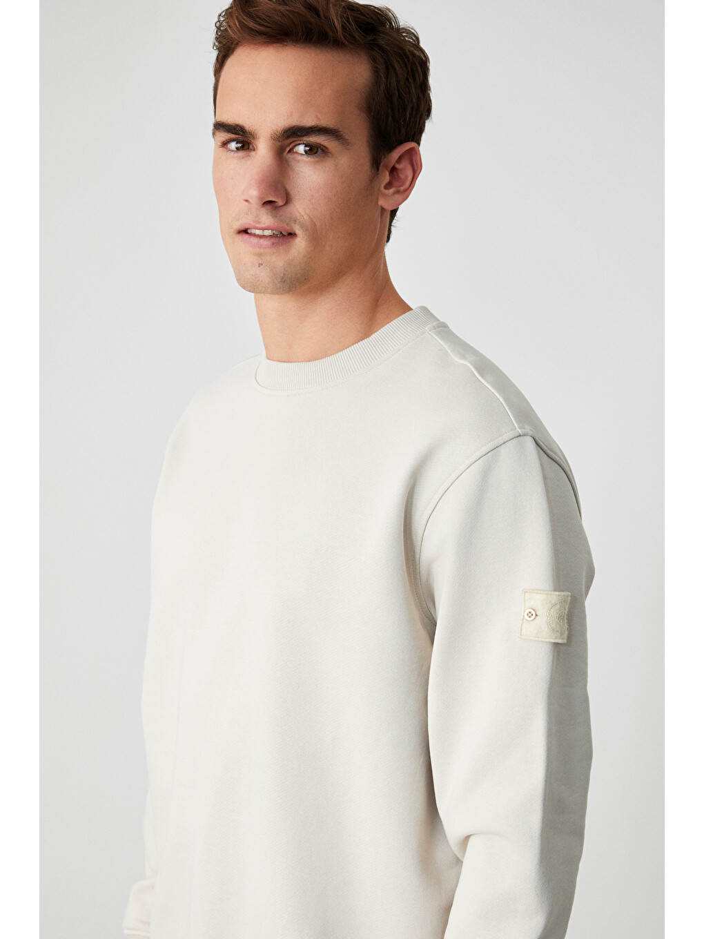 Ollıe Erkek Bisiklet Yaka Regular Uzun Kollu Nakış Detaylı Bej Sweatshirt-2
