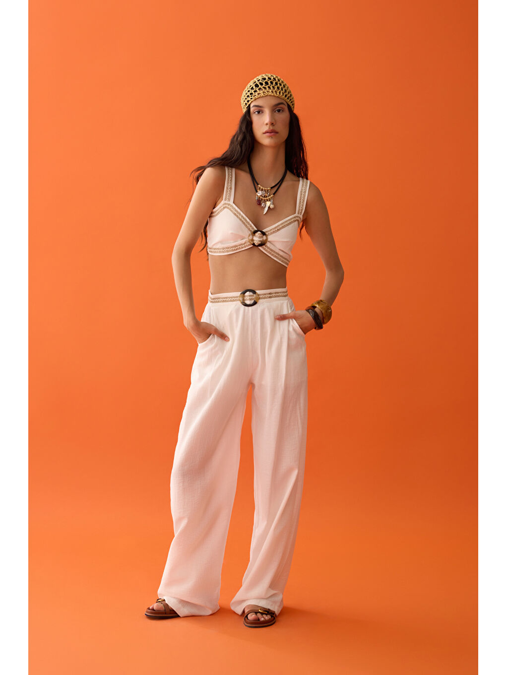 Toka Aksesuarlı Beli Nakışlı Bol Paça Pantolon Ekru