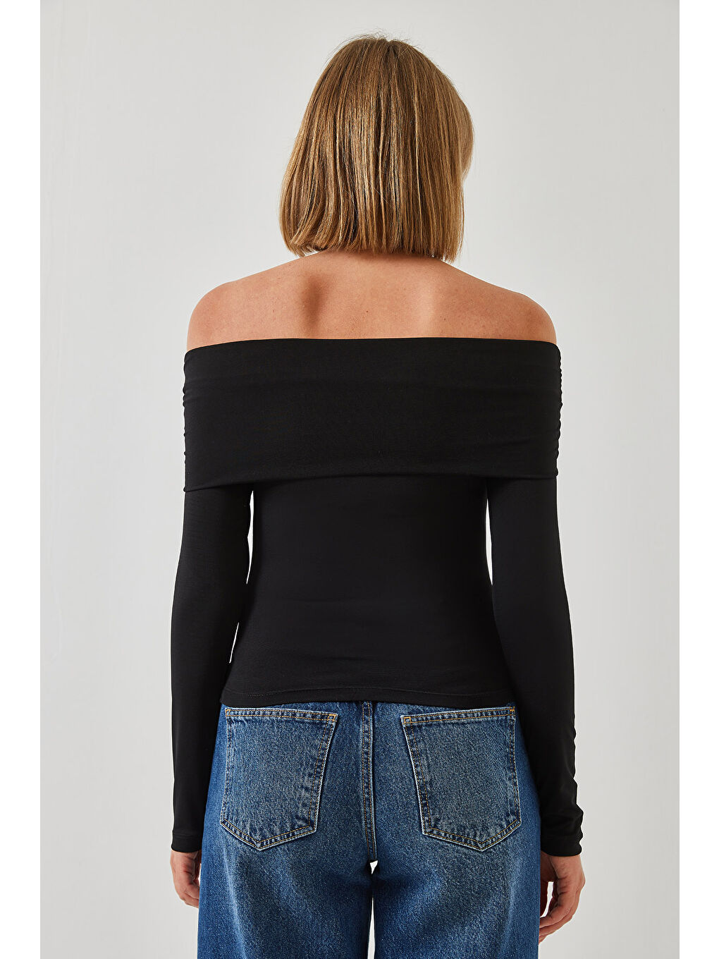 Siyah Kadın Madonna Yaka Bluz-5