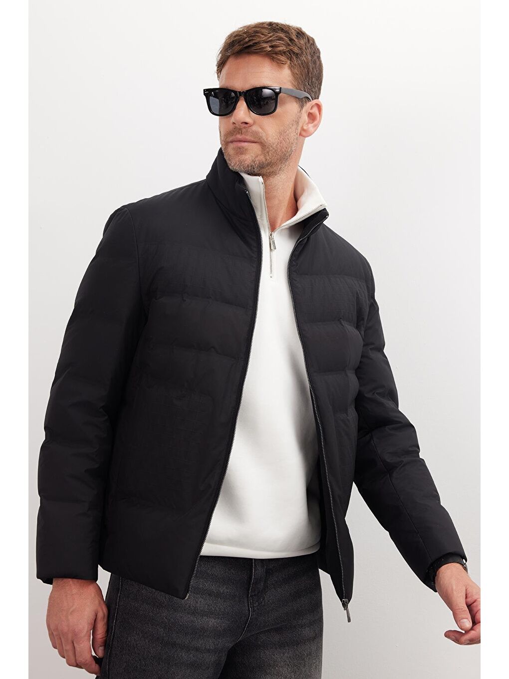 Erkek Regular Fit Klasik Kesim Kaz Tüyü Çift Cepli Fermuarlı Sıcak Tutan Siyah Mont