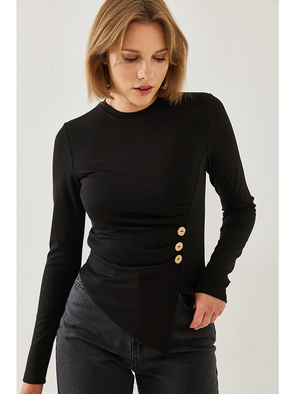 Siyah Kadın Düğme Desenli Asimetrik Kesim Bluz-2