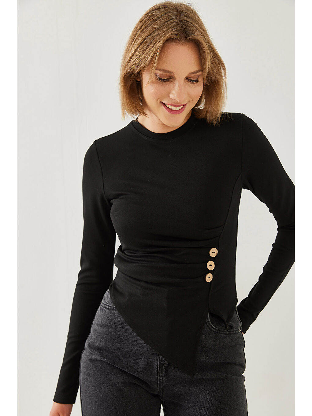 Siyah Kadın Düğme Desenli Asimetrik Kesim Bluz-3