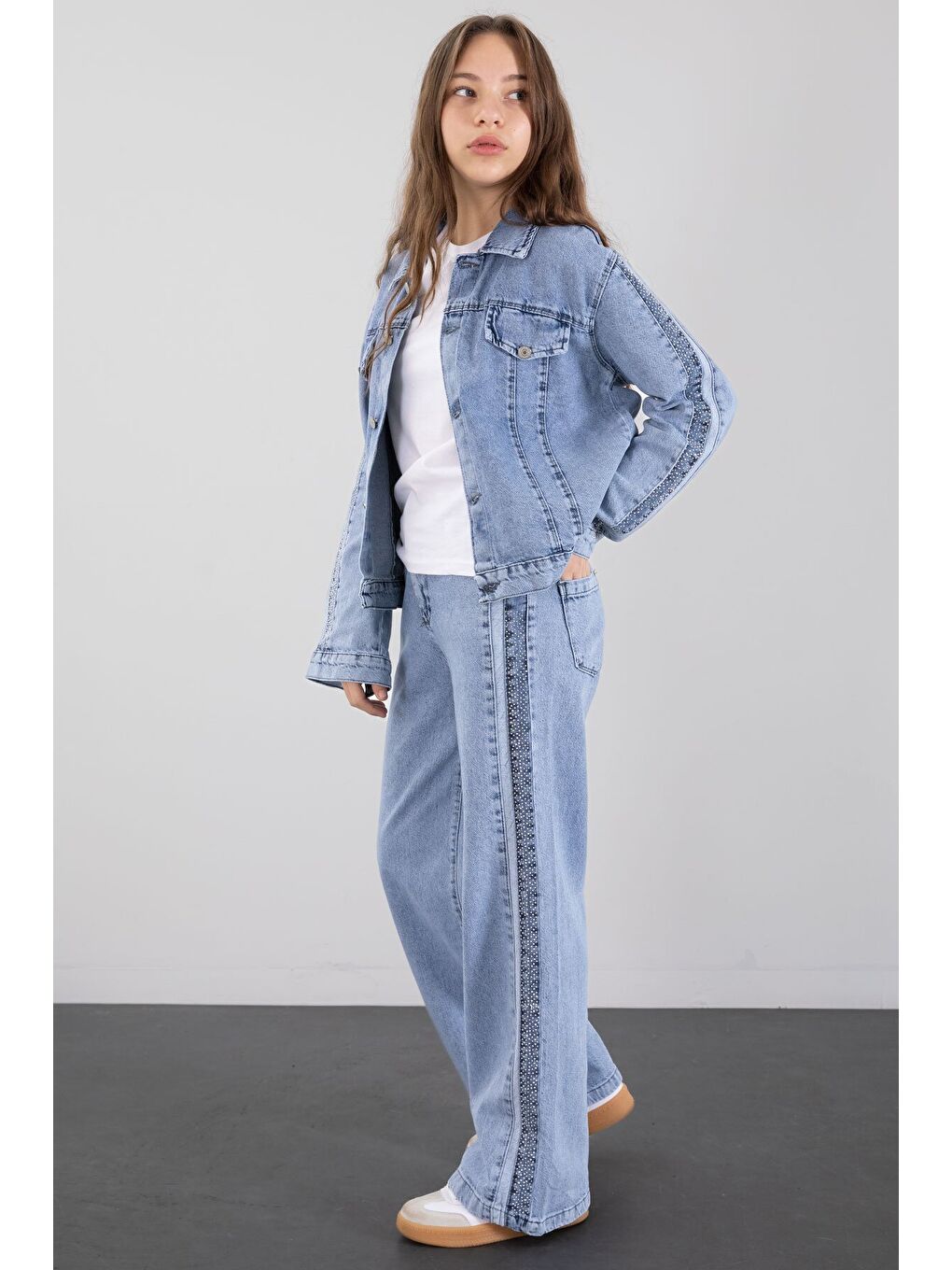 Mavi Taş Detaylı Düğmeli Ceketli Pantolonlu Kız Çocuk Jean Takım 23467-2