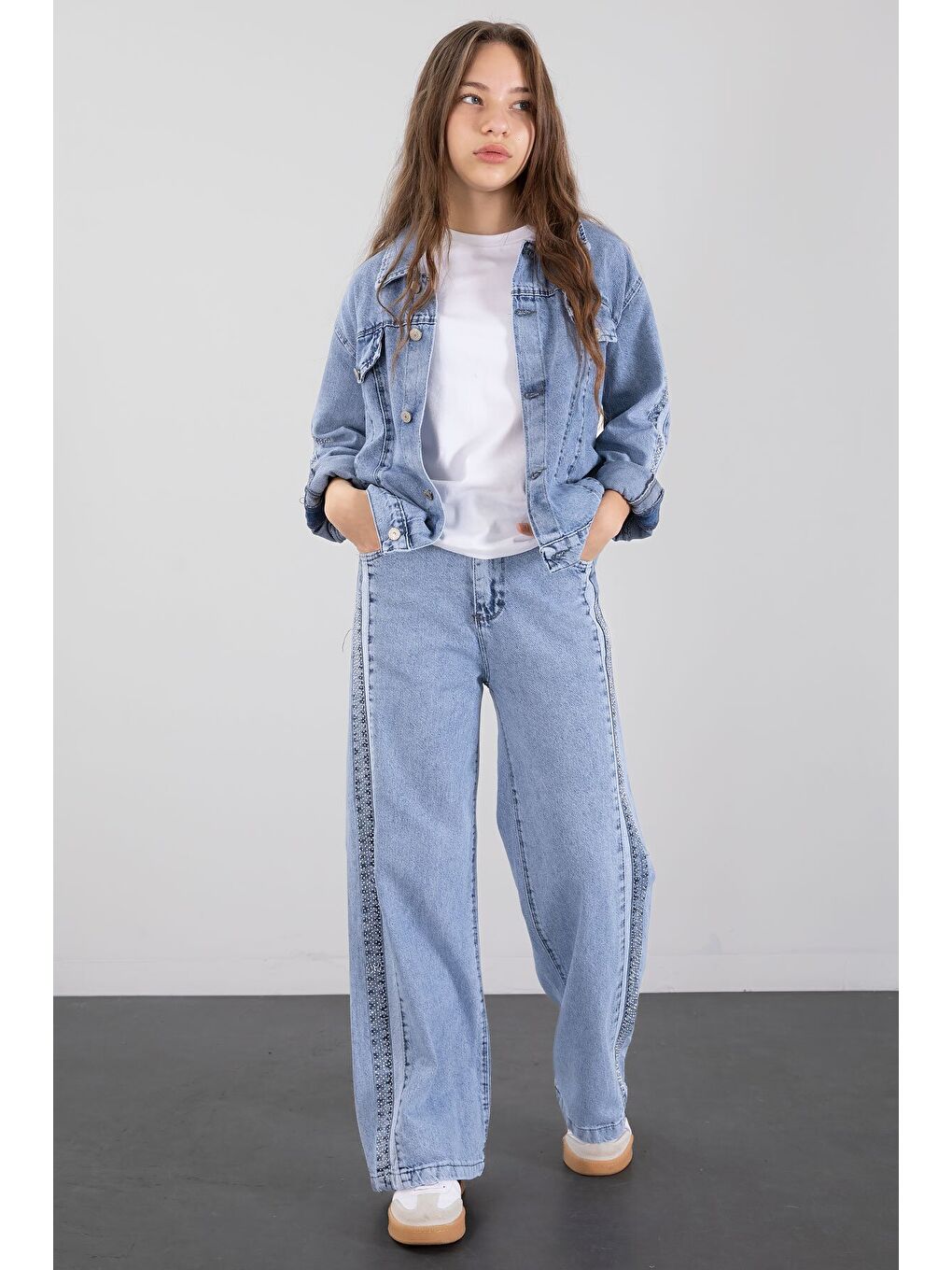 Mavi Taş Detaylı Düğmeli Ceketli Pantolonlu Kız Çocuk Jean Takım 23467-4