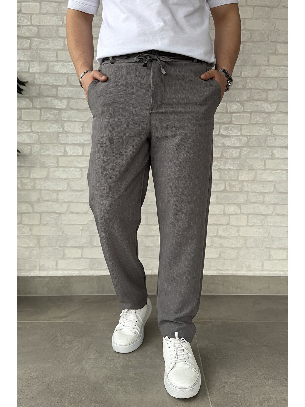 Gri Bel Bağlamalı Çizgi Desenli Duble Paça Erkek Pantolon