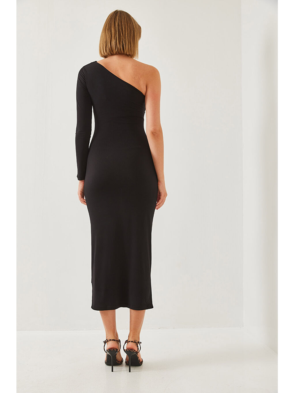 Siyah Kadın Tek Omuz ve Büzgülü Uzun Elbise-2