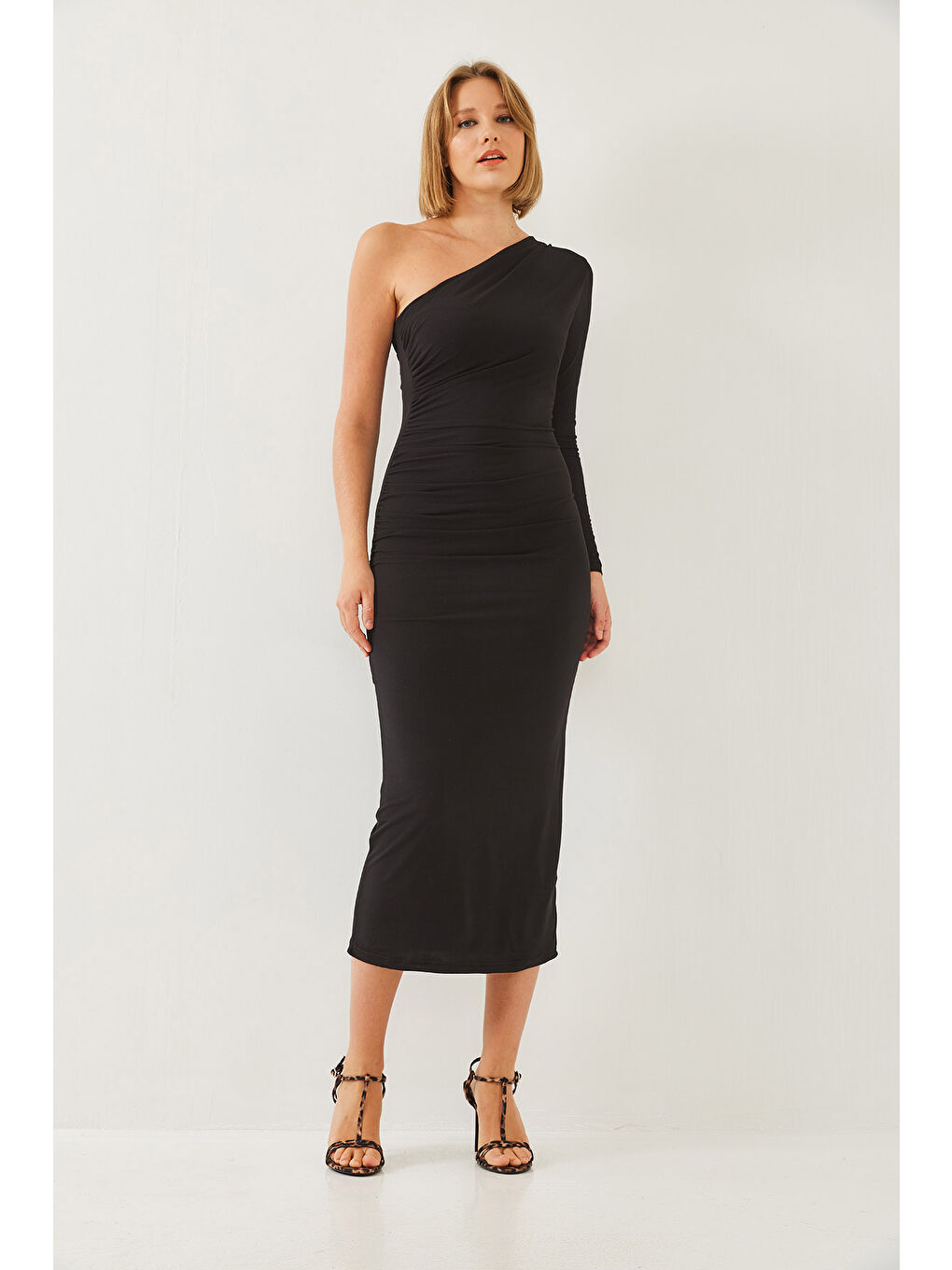 Siyah Kadın Tek Omuz ve Büzgülü Uzun Elbise-5