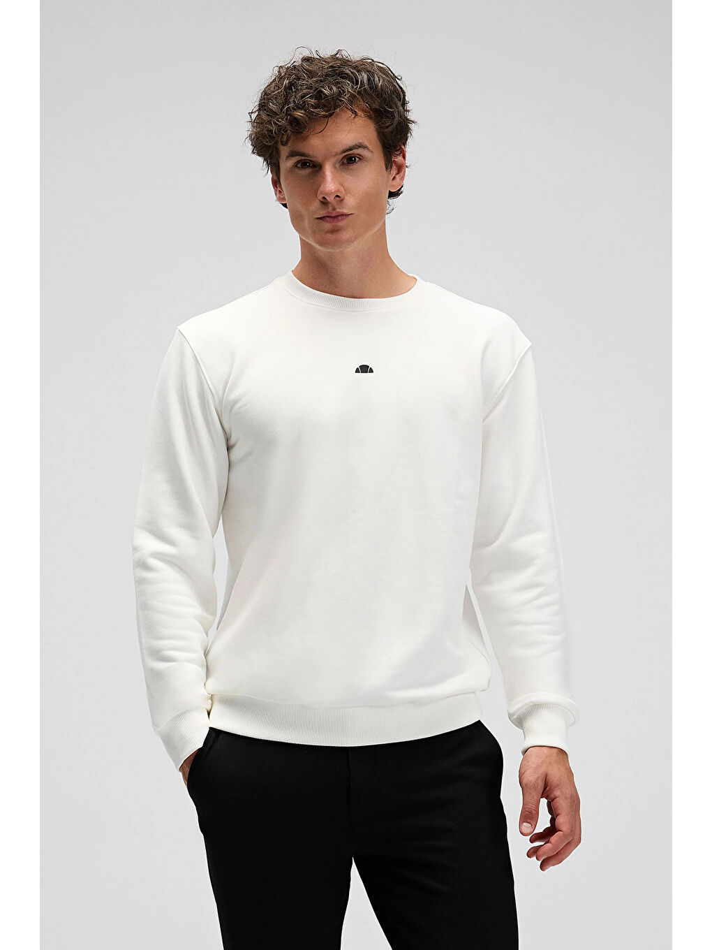 Beyaz Pamuklu Regular Fit Bisiklet Yaka Logolu Sweat EM556-OF