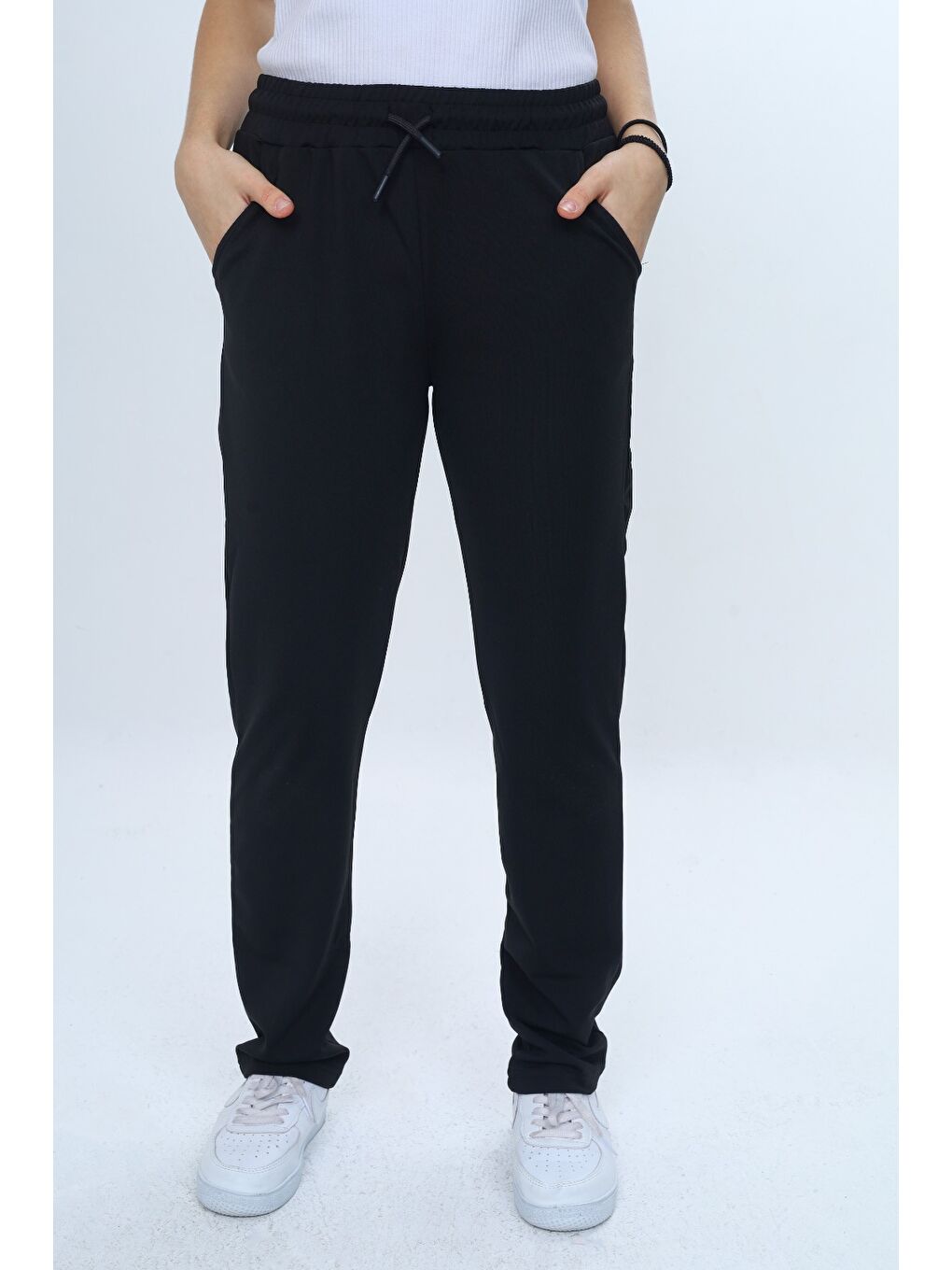 Siyah Unisex Çocuk Beli Paçası Lastikli Cepli Basic Eşofman Altı-1