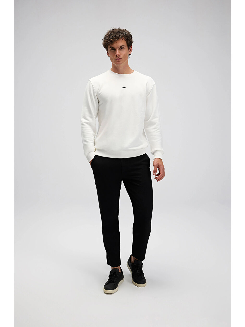 Beyaz Pamuklu Regular Fit Bisiklet Yaka Logolu Sweat EM556-OF-3