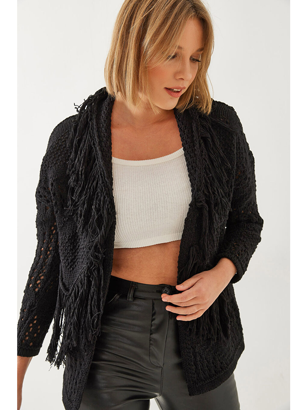 Siyah Kadın Saçaklı Triko Hırka