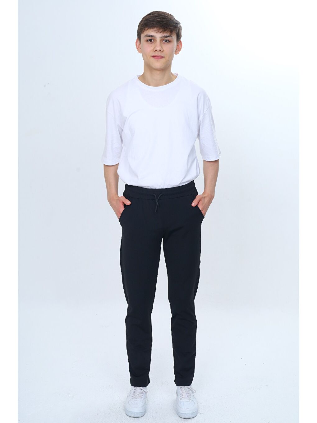 Siyah Unisex Çocuk Beli Paçası Lastikli Cepli Basic Eşofman Altı-4