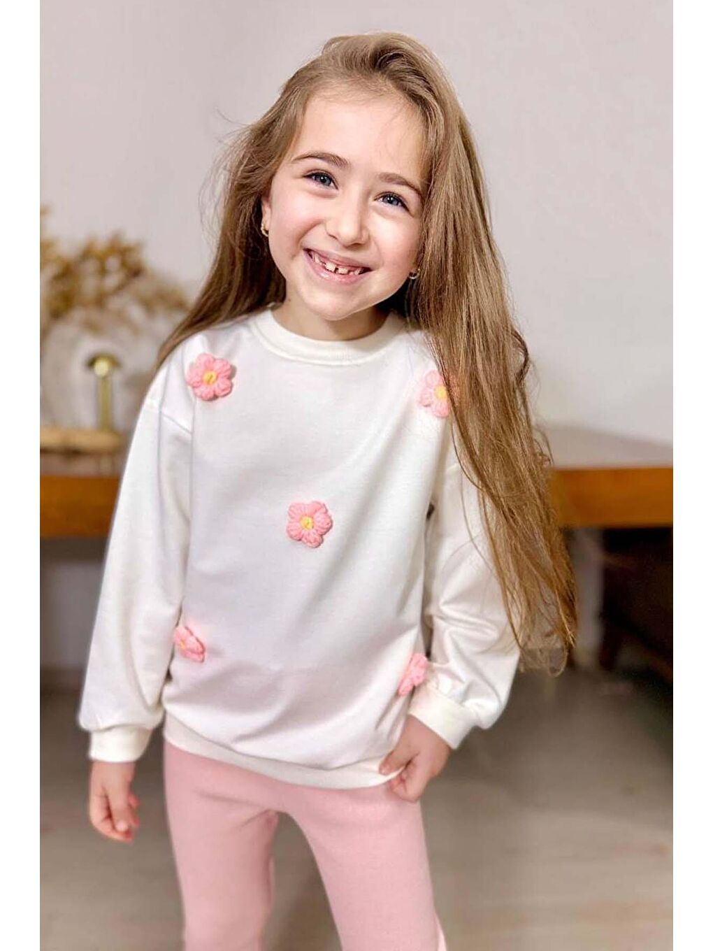 Kız Çocuk Üzeri Papatya Figürlü 3 İplik Kazak Bol Kesim Skuba Kumaş Fitilli Pembe Taytlı Takım-1