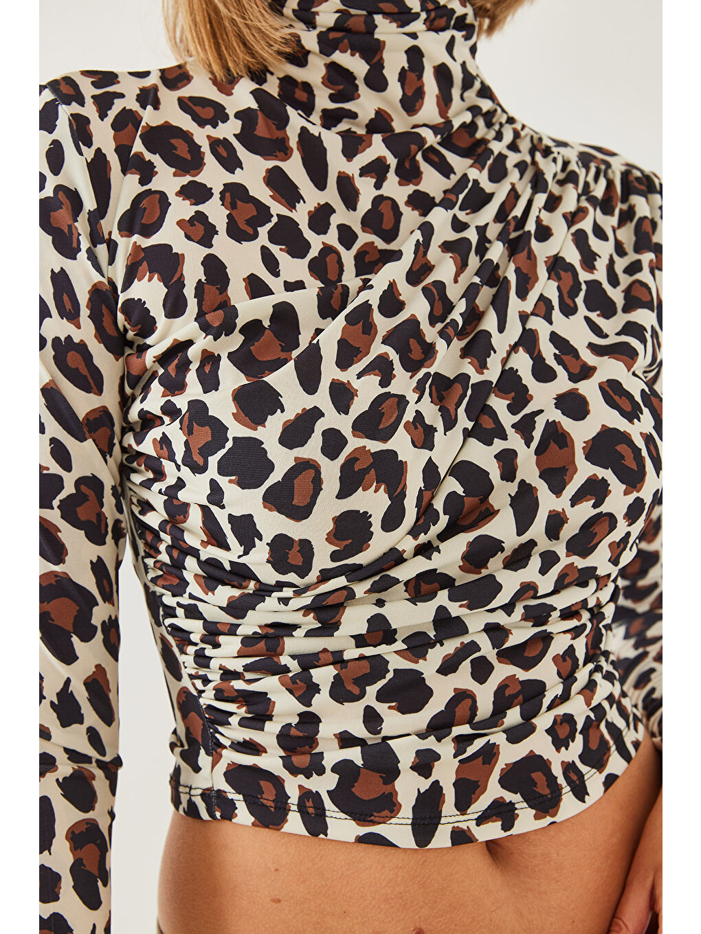 Bej Kadın Balıkçı Yaka Desenli Bluz --2