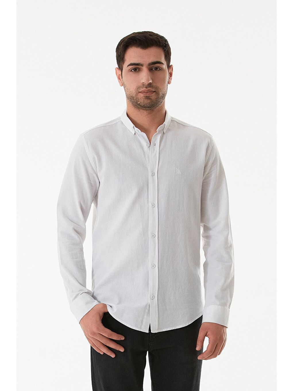 Beyaz Basic Düğmeli Gömlek