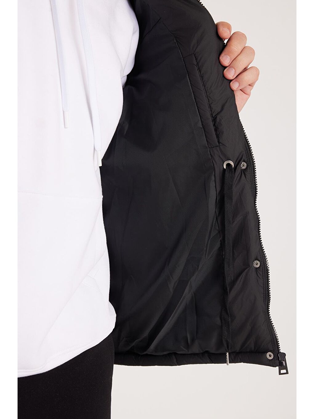 Erkek Regular Fit Klasik Kesim Kapüşonlu Fermuarlı Çift Cepli Çıtçıt Kapamalı Sıcak Tutan Siyah Mont-2