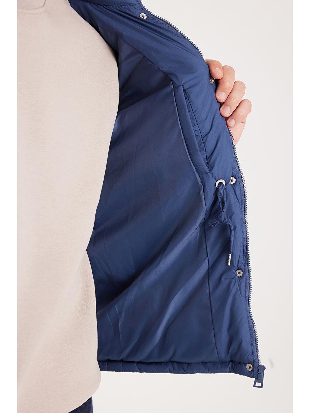 Erkek Regular Fit Klasik Kesim Kapüşonlu Fermuarlı Çift Cep Çıtçıt Kapama Sıcak Tutan Lacivert Mont-2