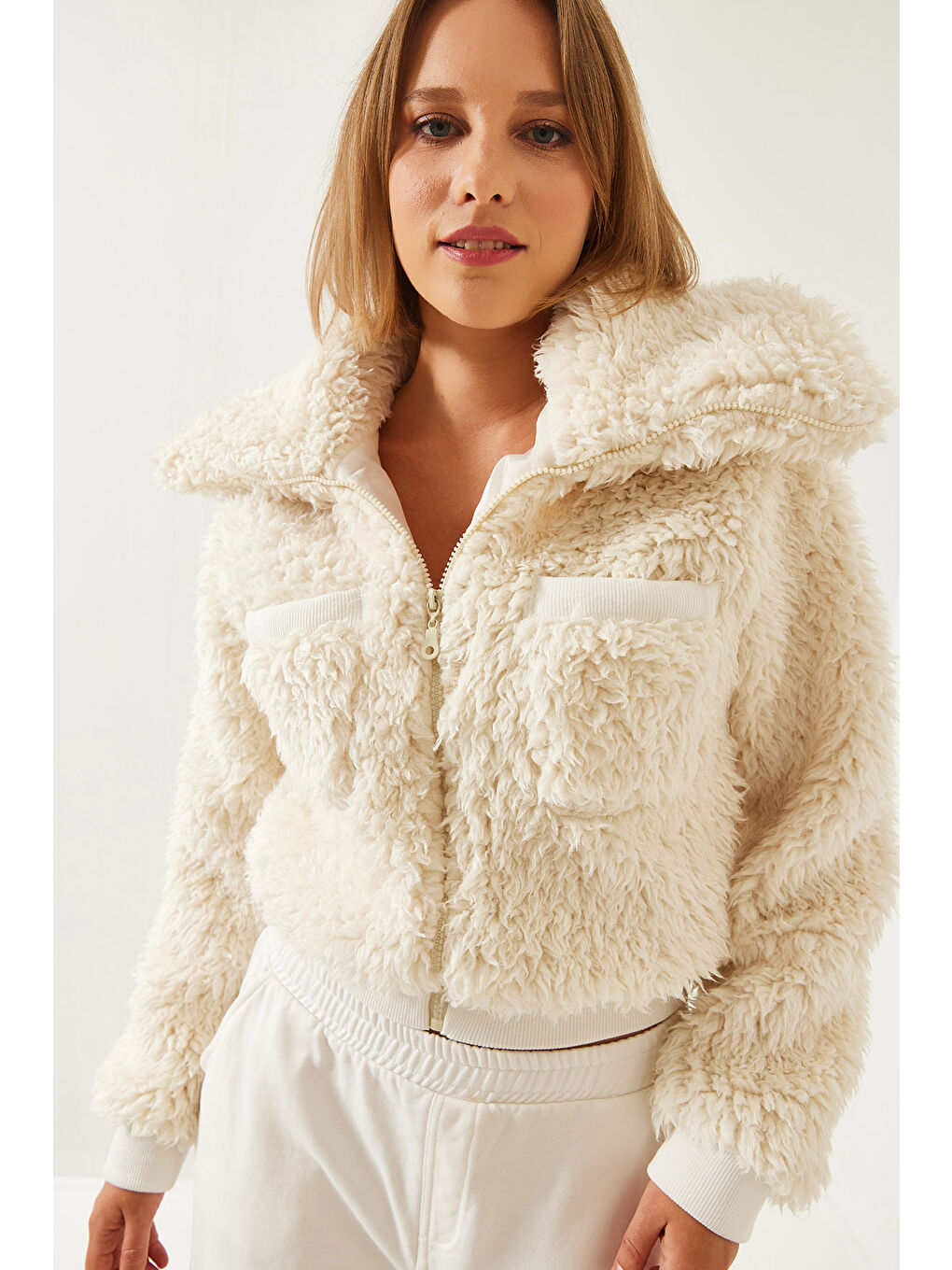 Bej Kadın Balıkçı Yaka Beli Lastikli Pelüş Mont-1