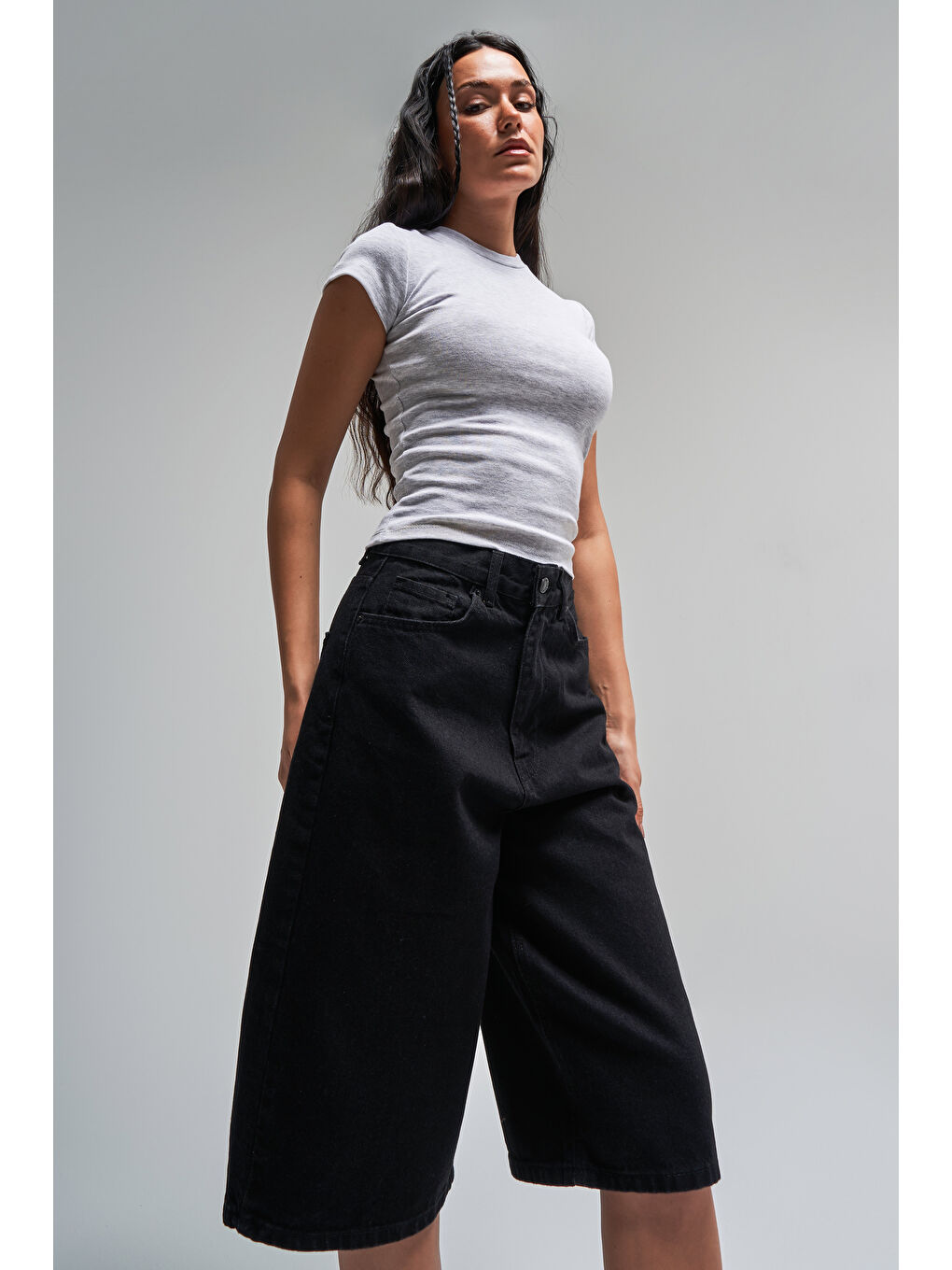 Kadın Siyah Renk 1s5 1 Maxi Boy Bol Kesim  100 Pamuk Denim Şortolon-1