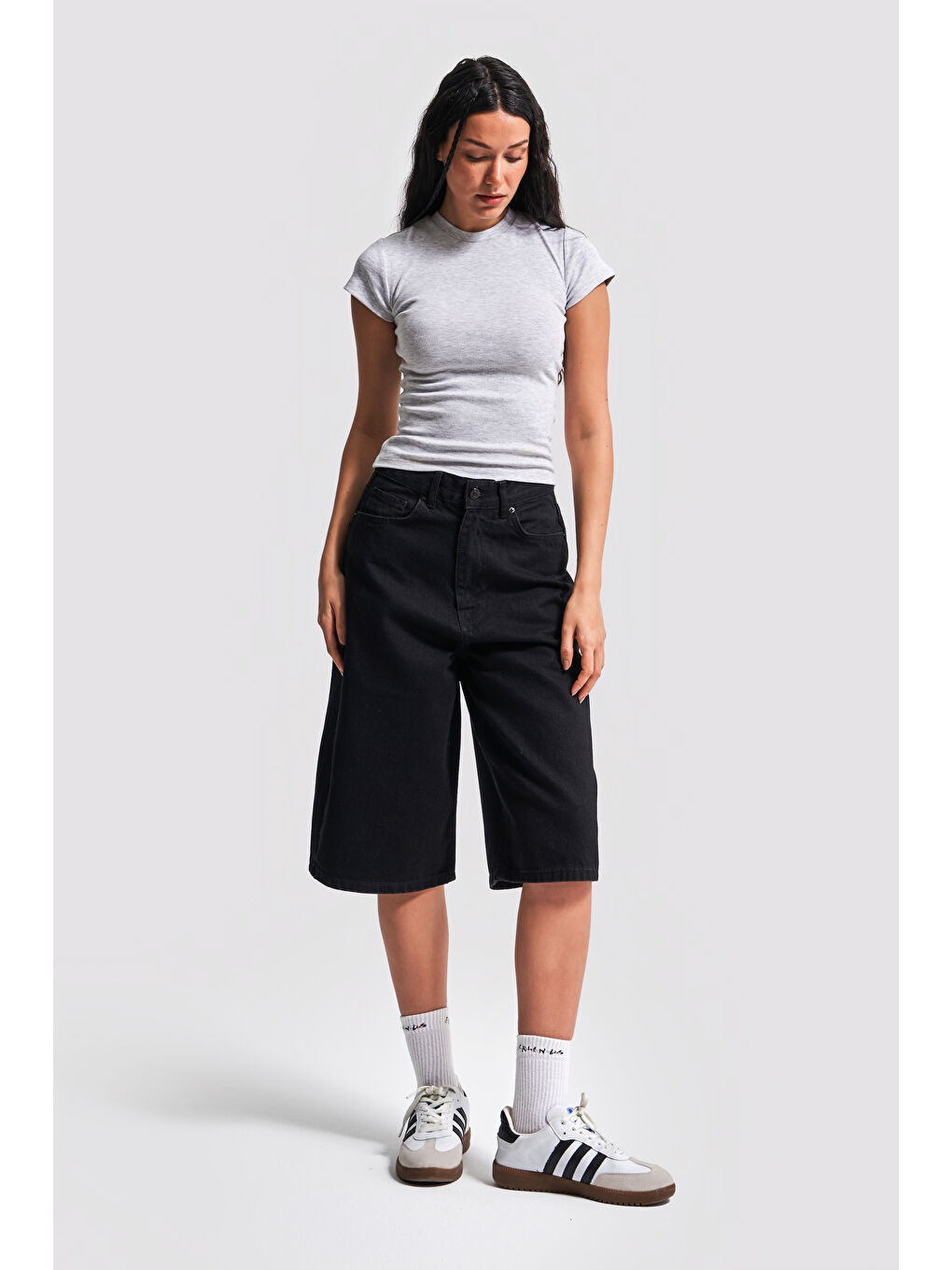 Kadın Siyah Renk 1s5 1 Maxi Boy Bol Kesim  100 Pamuk Denim Şortolon-4