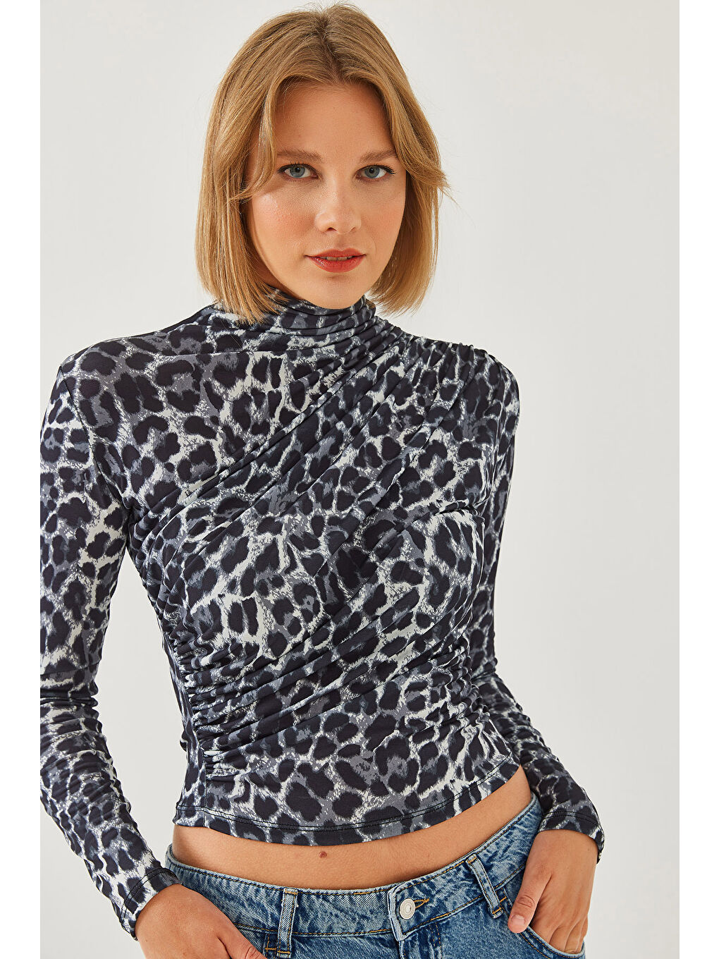 Gri Kadın Balıkçı Yaka Desenli Bluz -