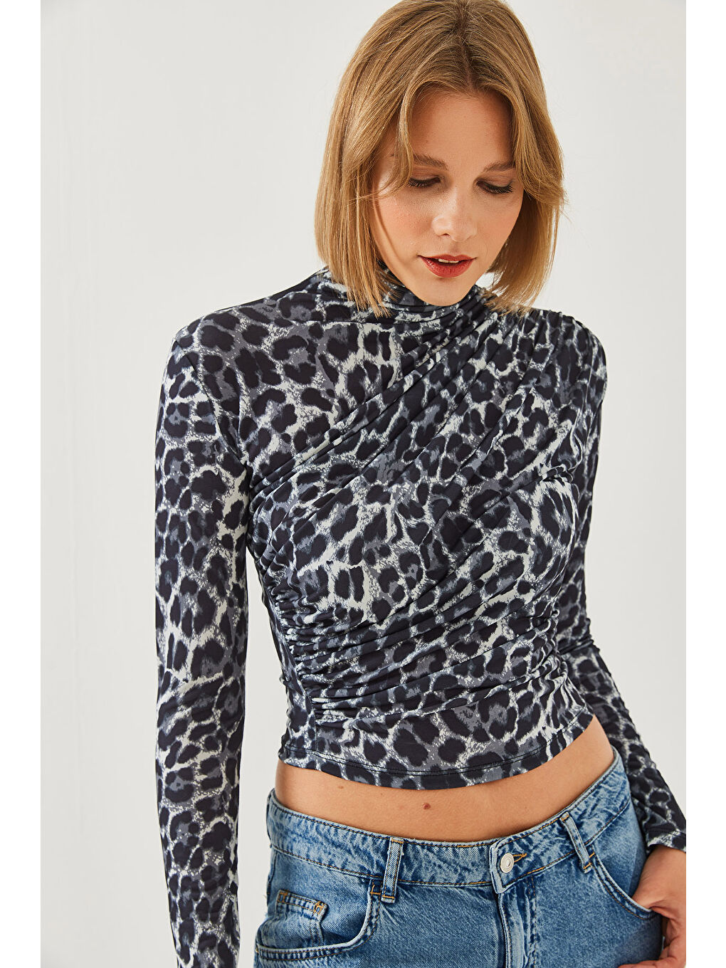 Gri Kadın Balıkçı Yaka Desenli Bluz --3