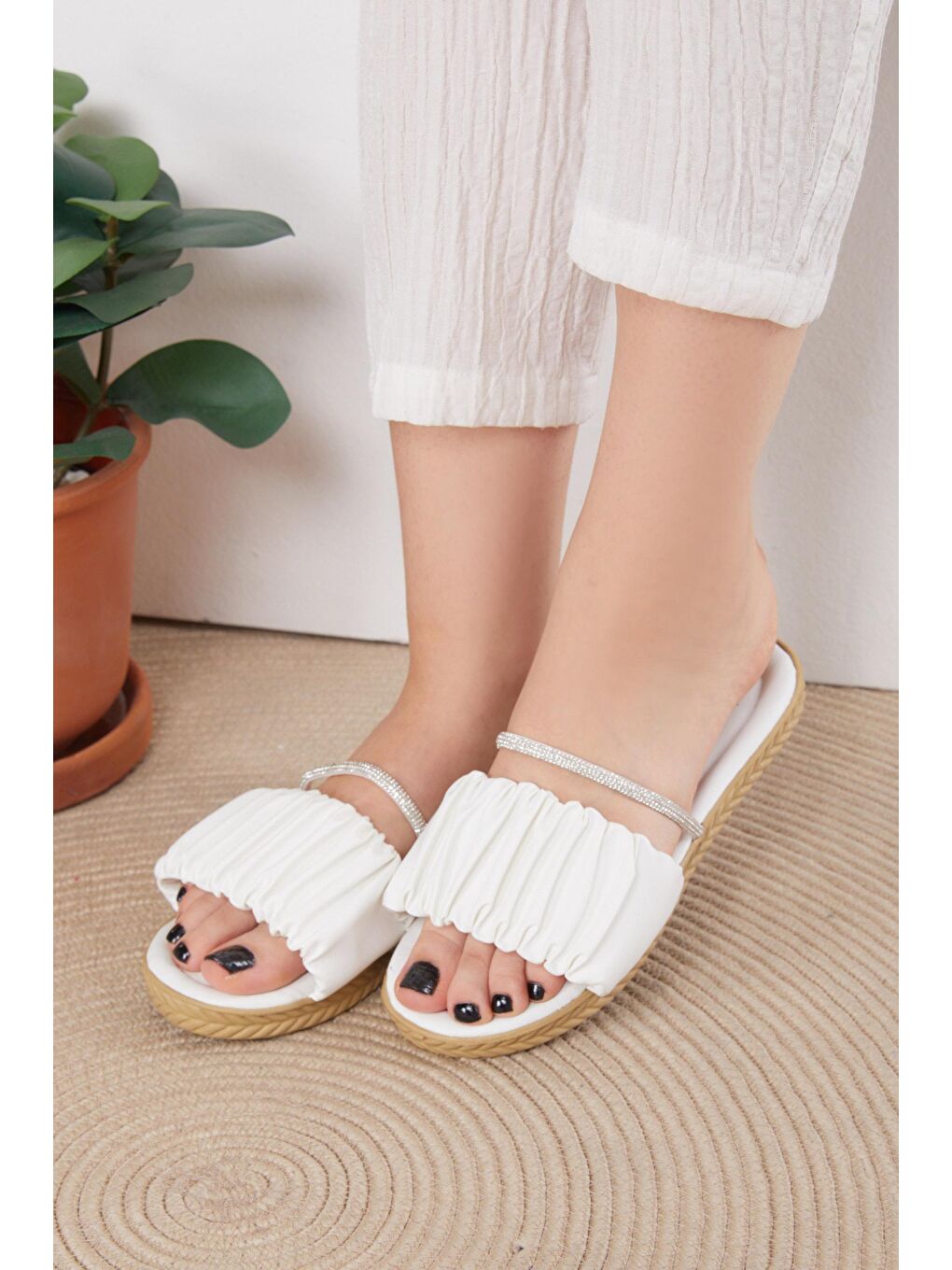 Kadın Beyaz Taşlı Terlik - 25540