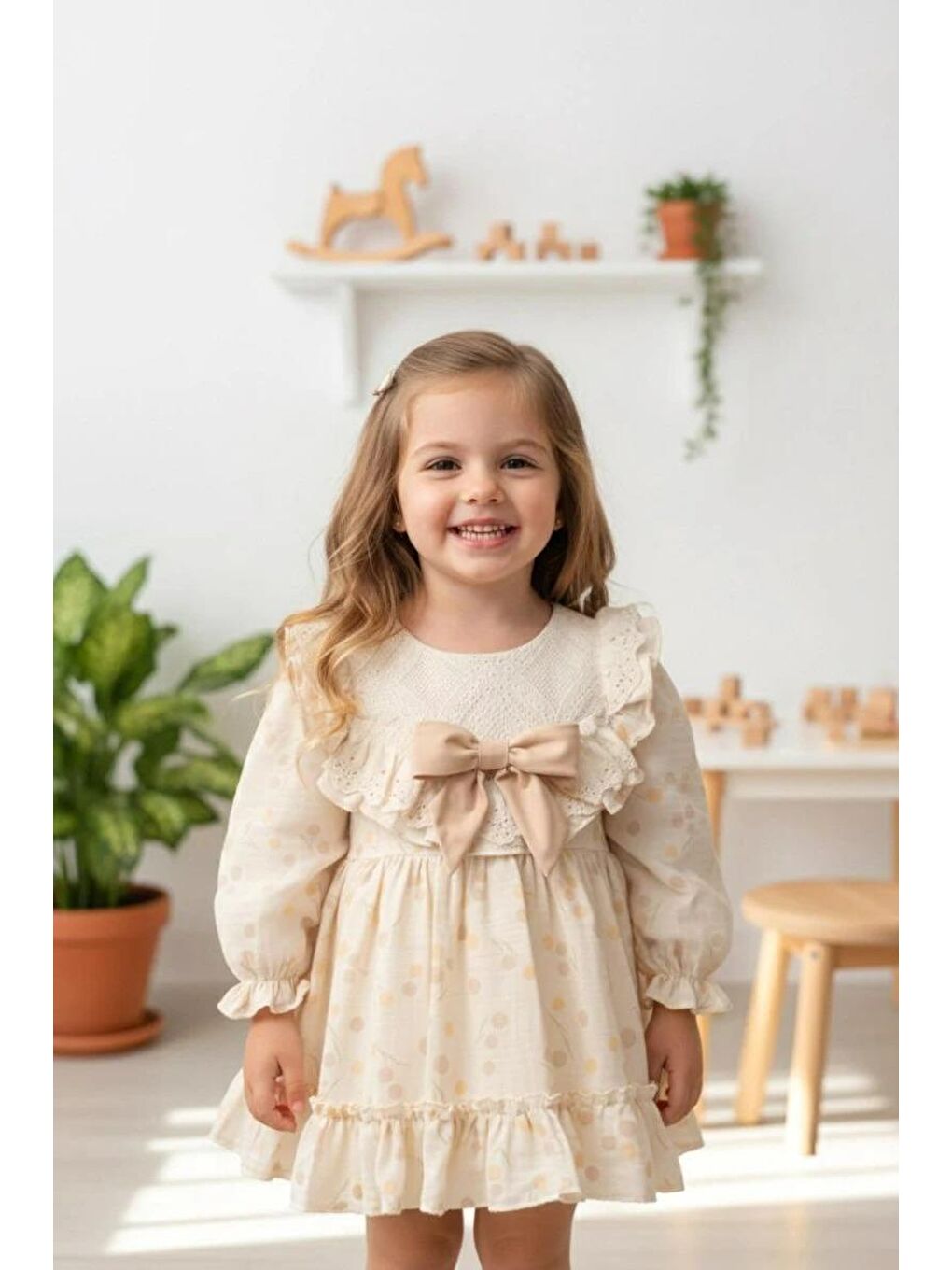 Kız Çocuk Pamuklu Bej Puantiye Dantelli Elbise - Fırfır Yaka Ve Fiyonk Detaylı-1