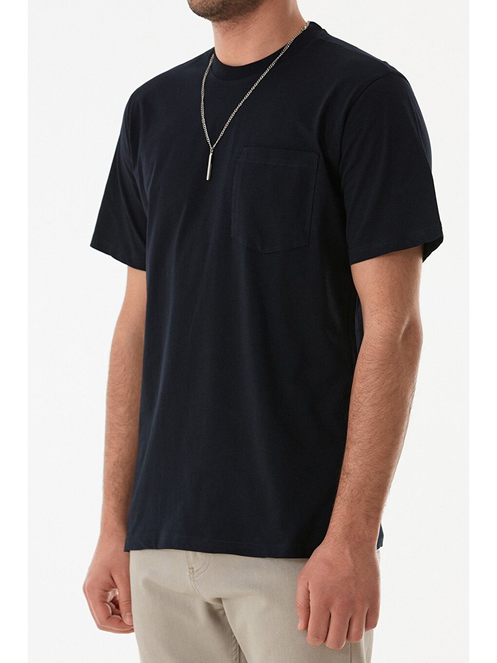 Lacivert Cepli Kolye Detaylı Bisiklet Yaka Tişört-4