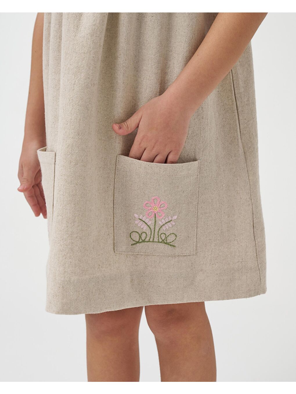 Kız Çocuk Keten Bej Çiçek Nakışlı Fırfır Kollu Elbise-6