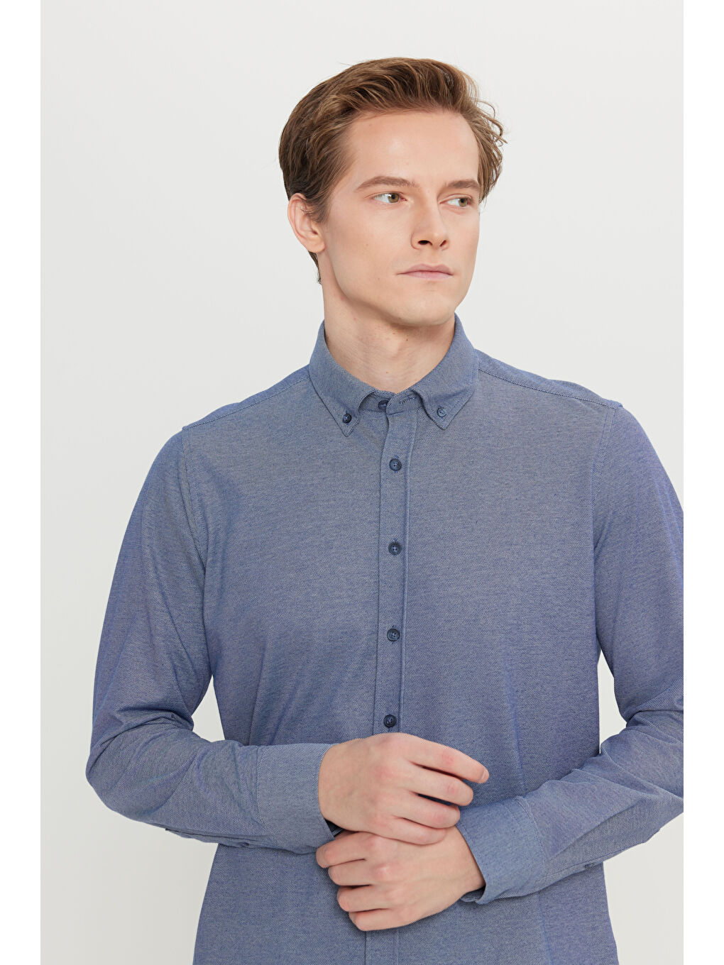 Erkek Lacivert Pamuklu Slim Fit Dar Kesim Düğmeli Yaka Örme Gömlek-3