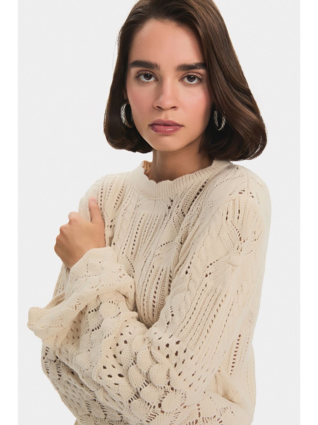 Ekru Kadın Bisiklet Yaka Ispanyol Kol Ajurlu Kendinden Desenli Kazak