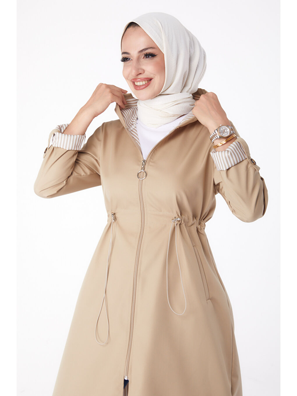 Kapüşonlu Yaka Kadın Bej Fermuarlı Kapüşonlu Trenç 26205-2