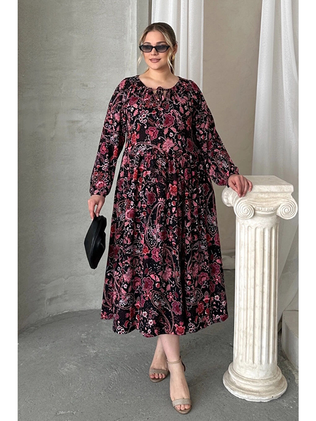 Siyah Büyük Beden Önü Bağlamalı Desenli Uzun Kollu Midi Elbise 615699