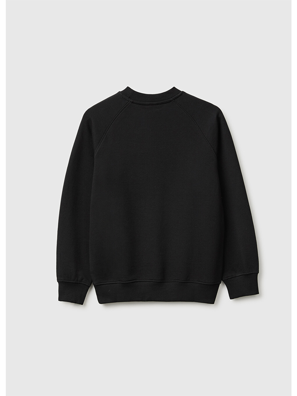 Erkek Çocuk Siyah Önü İşlemeli Ribanalı Reglan Kollu Bisiklet Yaka Sweatshirt-1