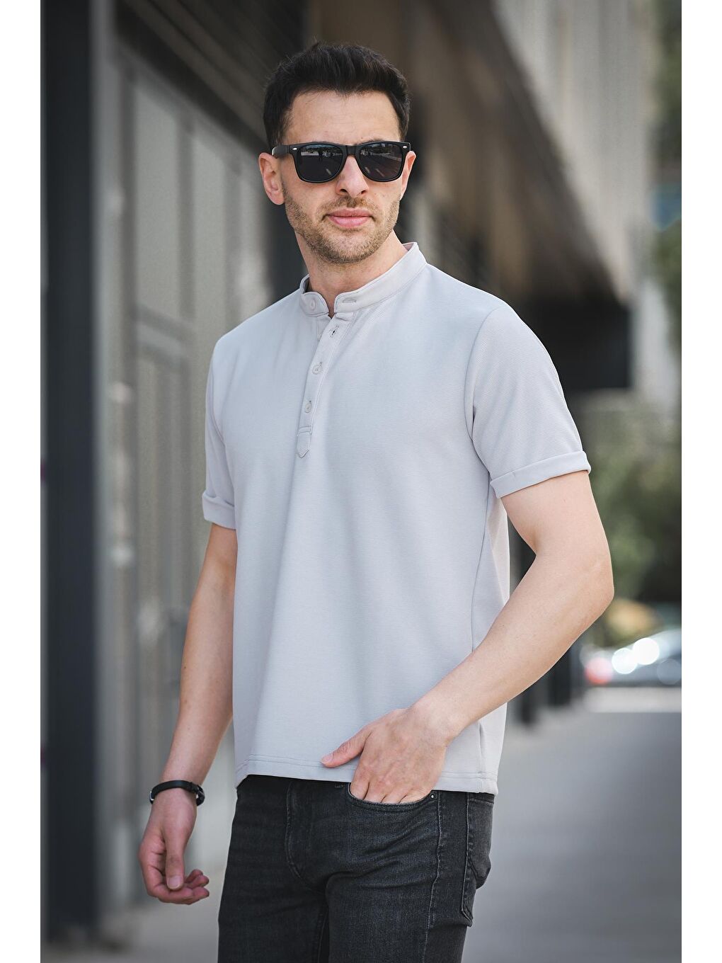 Gri Cole Slim Fit Esnek Elastanlı Yarım Düğmeli Kısa Kol Hakim Yaka Erkek Tişört