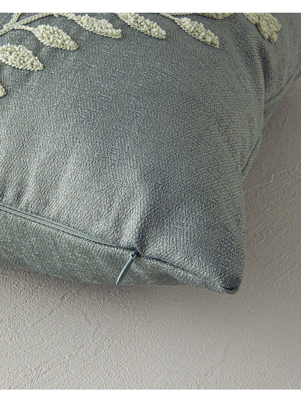 Blad Punch Nakışlı Kırlent Kılıfı Yeşil-1