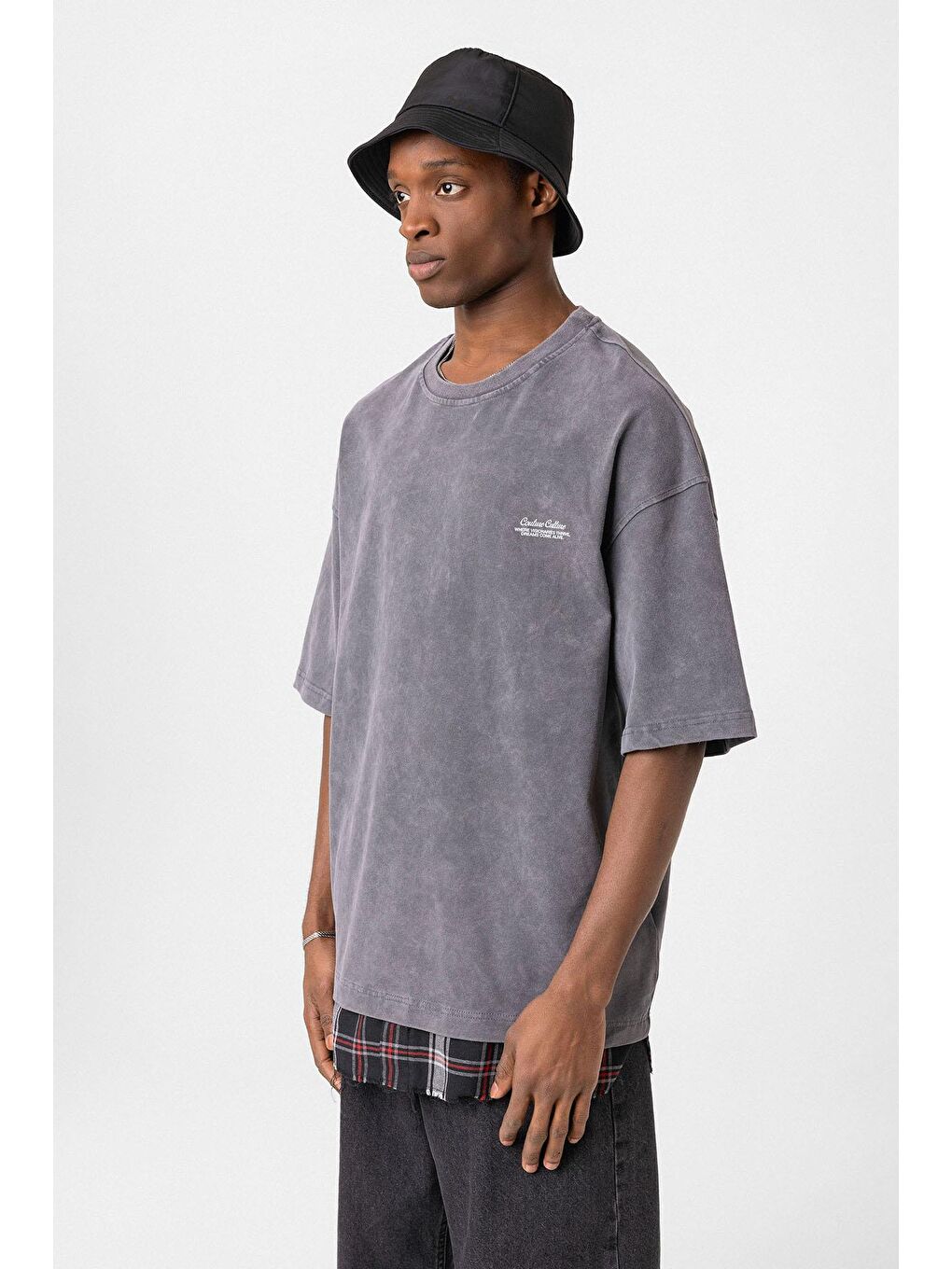 Gri Yıkamalı Oversize Ekose Detaylı Tişört Füme-3