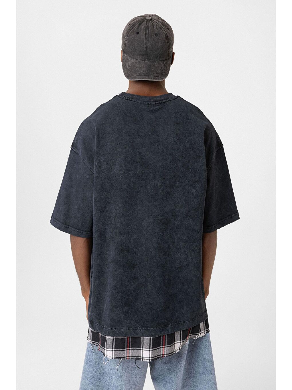 Yıkamalı Oversize Ekose Detaylı Tişört Siyah-4