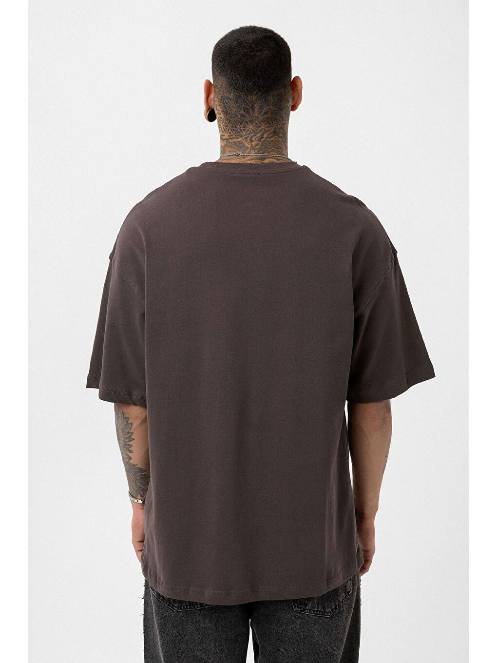 Kahverengi Oversize Metal Halka Detaylı Tişört Kahve-3