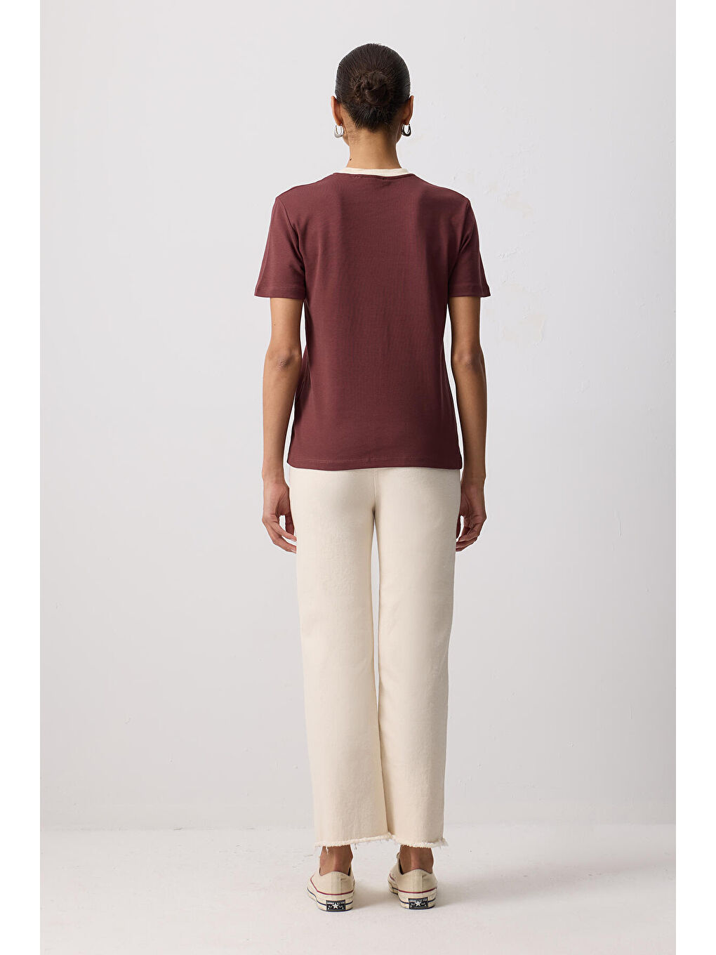 Kahverengi %100 Pamuklu Ribana Yaka Kısa Kollu T-Shırt-3